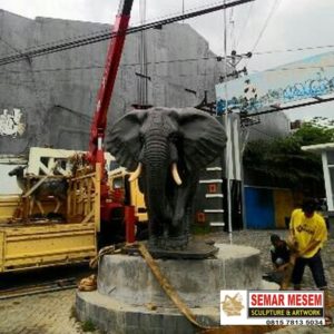 Kelik Studio Semar Mesem Patung Gajah Jumbo Patung