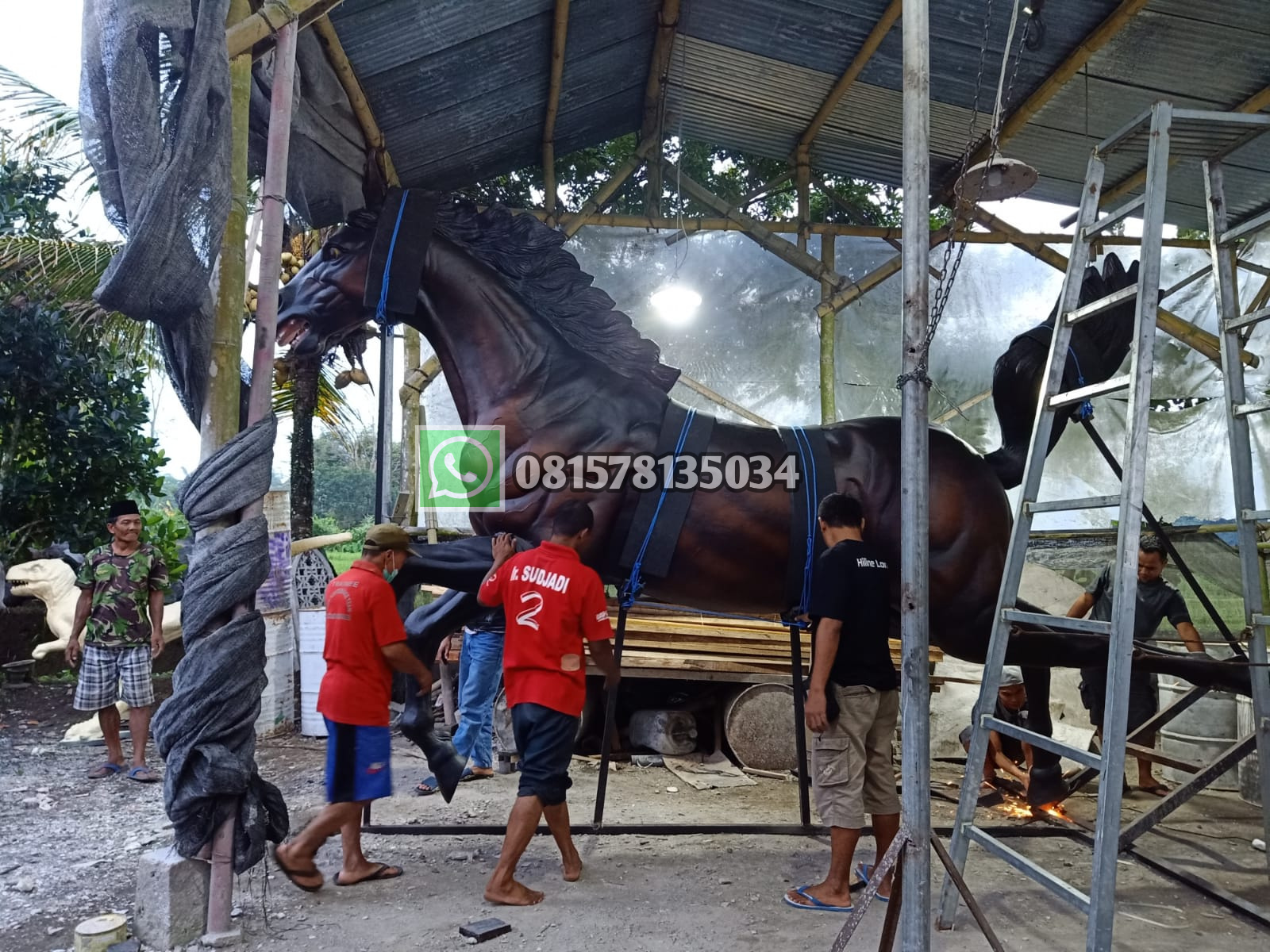 081578135034/Tempat buat Patung Kuda