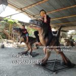 Patung Anak Dino