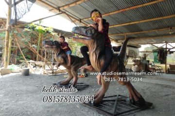 Dua Patung Dinosaurus Tamandinogarut Patung Bandung Bondowoso